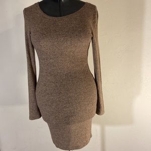 Women’s long sleeve, very soft size medium dress, round collar, long sleeves 😊